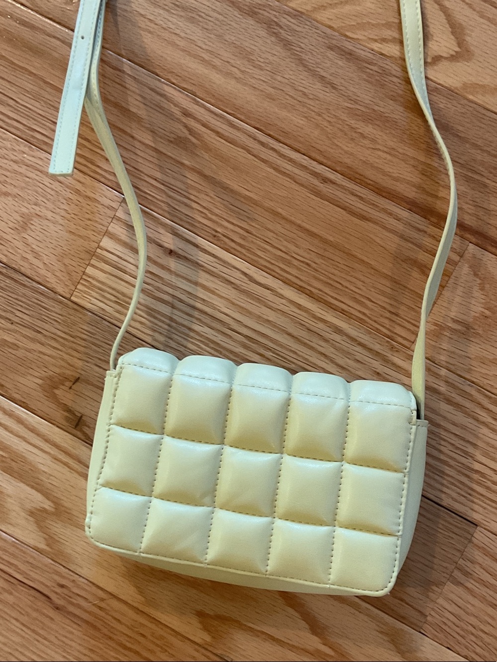 H&M Quilted Crossbody Bag Women butter yellow NWOT faux leather - Picture 6 of 9